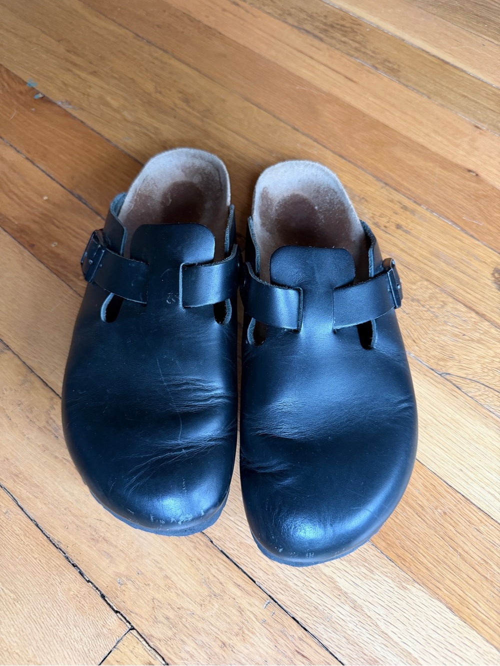 Birkenstock black leather Boston clogs
